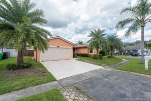 9223 NW 53rd St, Sunrise, FL 33351, Sold 12/03/18