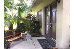 9076 Vineyard Lake Dr, Plantation, FL 33324, Sold 02/05/19