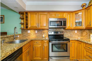 15460 SW 82nd Ln, Miami, FL 33193, Sold 11/08/18