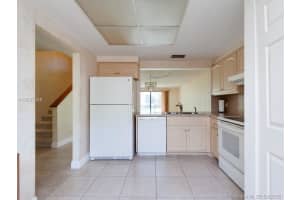 8810 NW 47th St, Sunrise, FL 33351, Sold 10/23/18