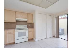 8810 NW 47th St, Sunrise, FL 33351, Sold 10/23/18