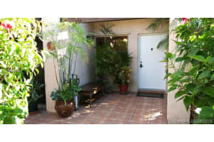 525 W Park Dr, Miami, FL 33172, Sold 12/11/18