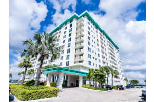 10350 W Bay Harbor Dr PH-G, Miami Beach, FL 33154, Sold 01/30/19