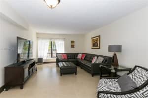 553 NW 98th Ct, Miami, FL 33172, Sold 11/14/18