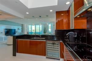 2711 S Ocean Dr, Hollywood, FL 33019, Sold 04/25/19