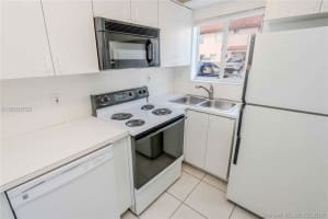 8055 NW 8th St, Miami, FL 33126, Sold 10/26/18