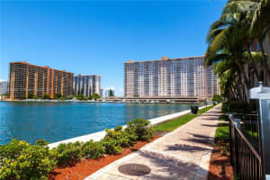 17100 N Bay Rd, Sunny Isles Beach, FL 33160, Sold 07/29/22