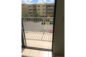 8075 NW 7th St, Miami, FL 33126, Sold 05/01/19