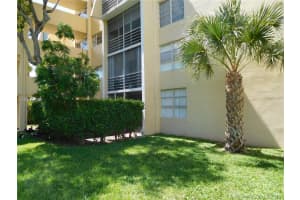 922 NE 199th St, Miami, FL 33179, Sold 11/27/18