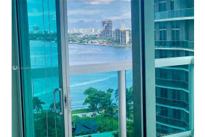 1800 N Bayshore Dr, Miami, FL 33132, Sold 10/03/19