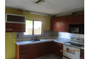 8350 NW 8th St, Miami, FL 33126, Sold 11/21/18