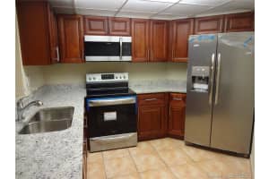 10241 NW 9th St Cir, Miami, FL 33172, Sold 12/17/18