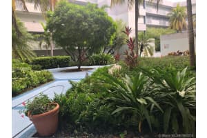 8251 NW 8th St, Miami, FL 33126, Sold 01/04/19