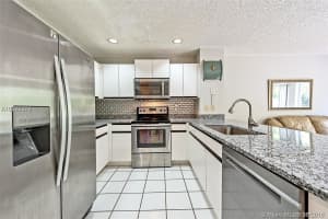 1611 Harbour Side Dr, Weston, FL 33326, Sold 01/31/19