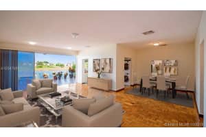 9177 Fontainebleau Blvd, Miami, FL 33172, Sold 12/19/18