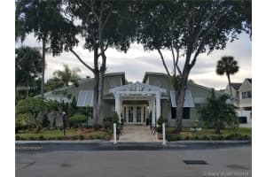 17455 NW 67th Ct, Hialeah, FL 33015, Sold 11/14/18
