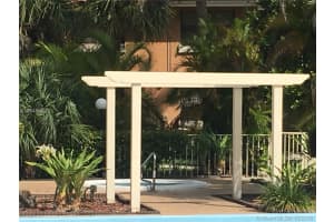 7120 NW 179th St, Hialeah, FL 33015, Sold 05/07/20