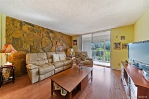 8421 NW 8th St, Miami, FL 33126, Sold 12/13/18