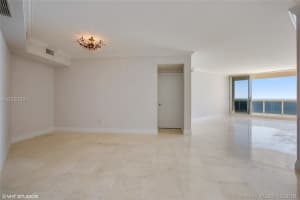 4779 Collins Ave, Miami Beach, FL 33140, Sold 04/08/19