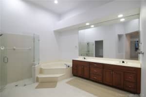 2195 Bay Ct, Weston, FL 33326, Sold 04/30/19