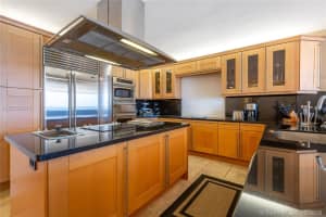 5555 Collins Ave PH-D, Miami, FL 33140, Sold 06/25/19