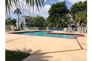 17325 NW 67th Ct b16, Hialeah, FL 33015, Sold 01/28/19
