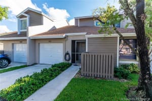 652 Woodgate Ln, Sunrise, FL 33326, Sold 11/28/18