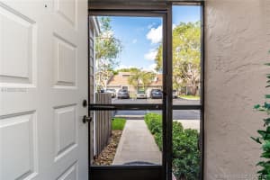 652 Woodgate Ln, Sunrise, FL 33326, Sold 11/28/18