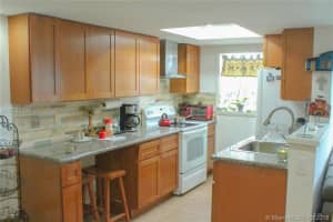 9390 W Flagler St #201f, Miami, FL 33174, Sold 11/27/18