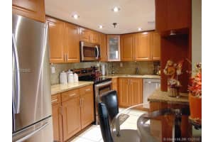 5249 NW 7th St, Miami, FL 33126, Sold 03/04/19