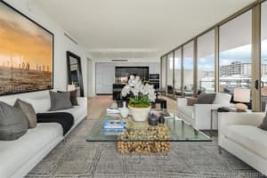 300 Collins Ave #4d, Miami Beach, FL 33139, Sold 03/01/19