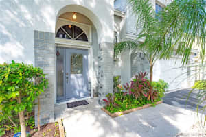 1131 Scarborough Dr, Davie, FL 33324, Sold 11/26/18