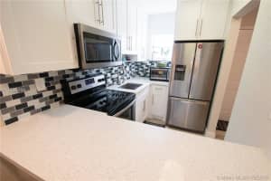 8025 NW 8th St, Miami, FL 33126, Sold 01/01/19