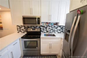 8025 NW 8th St, Miami, FL 33126, Sold 01/01/19