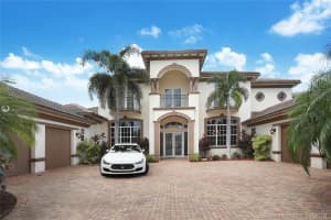 12992 Grand Oaks Dr, Davie, FL 33330, Sold 04/26/19