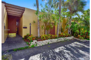 16009 Kingsmoor Way, Miami Lakes, FL 33014, Sold 12/18/18