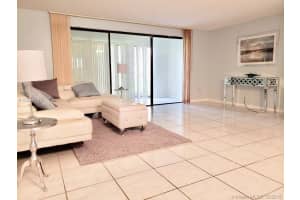 8839 Springtree Lakes Dr, Sunrise, FL 33351, Sold 11/19/18