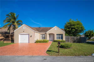 8041 NW 191st St, Hialeah, FL 33015, Sold 01/24/19