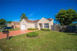 8041 NW 191st St, Hialeah, FL 33015, Sold 01/24/19