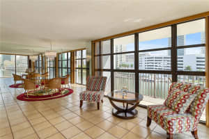 400 Leslie Dr, Hallandale Beach, FL 33009, Sold 01/23/19