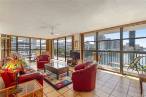 400 Leslie Dr, Hallandale Beach, FL 33009, Sold 01/23/19