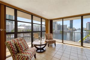 400 Leslie Dr, Hallandale Beach, FL 33009, Sold 01/23/19