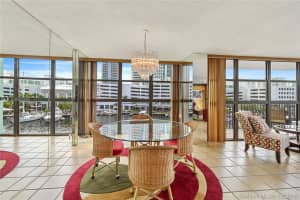 400 Leslie Dr, Hallandale Beach, FL 33009, Sold 01/23/19