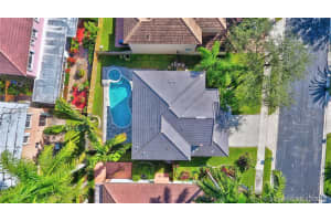 9965 NW 18th St, Pembroke Pines, FL 33024, Sold 01/14/19