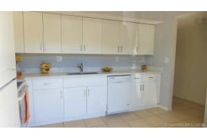 7635 NW 38th Ct, Sunrise, FL 33351, Sold 12/07/18