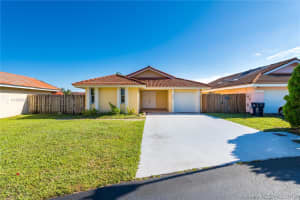 8449 NW 189th St, Hialeah, FL 33015, Sold 01/03/19