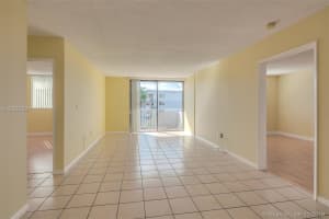 8261 NW 8th St, Miami, FL 33126, Sold 01/07/19