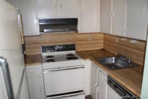 5249 NW 7th St, Miami, FL 33126, Sold 01/25/19