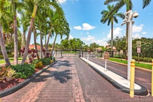 461 W Royal Cove Cir, Davie, FL 33325, Sold 01/09/19