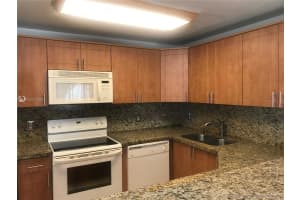 7482 NW 175th St, Hialeah, FL 33015, Sold 05/01/19